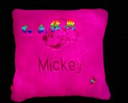 紅色浪漫經典發(fā)光抱枕